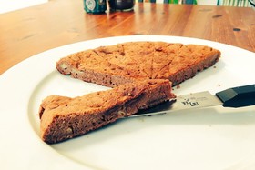 フライパンで焼くチョコバナナケーキ