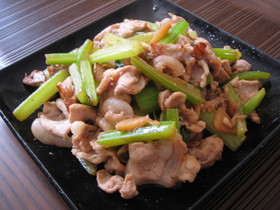 爽やか♪セロリと豚肉の炒め物