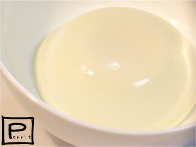 ✔とろ～りもっちり。杏仁豆腐風牛乳プリンの写真