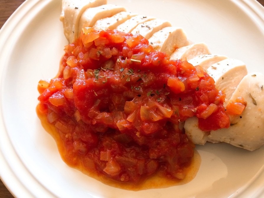 【低温調理器】鶏ハムのトマトソース添えの画像