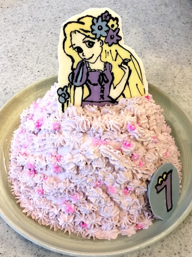 ラプンツェルのドレスケーキの写真