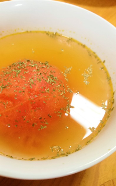 簡単！丸ごとトマトのコンソメスープの写真