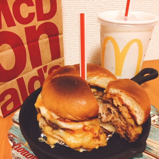 マッ のwチーズバーガーをアレンジ レシピ 作り方 By ハルマーン クックパッド