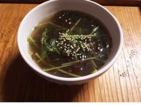 もずくと豆苗のスープ