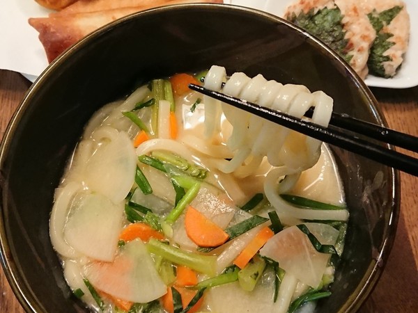 合わせ味噌の煮込みうどん
