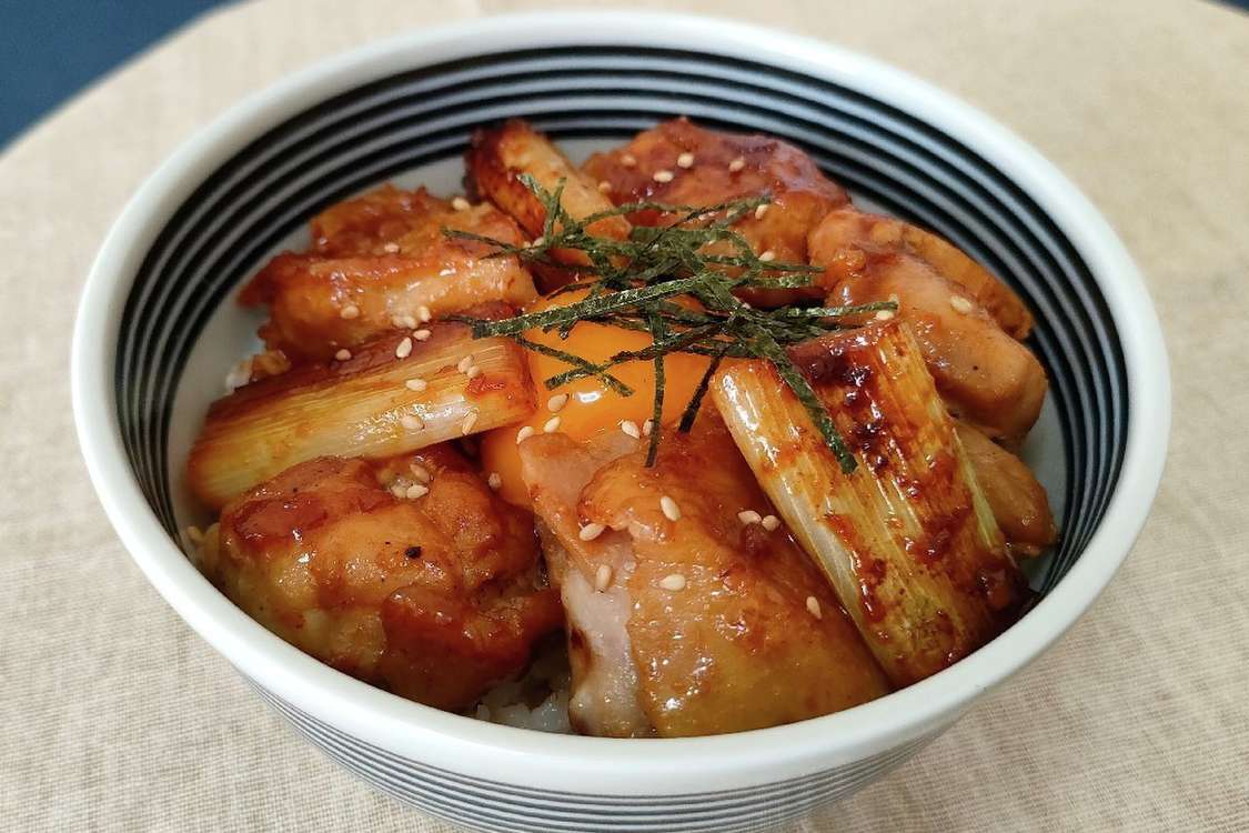 コク旨味噌だれ やみつき焼鳥丼 レシピ 作り方 By つのみのレシピ帖 クックパッド 簡単おいしいみんなのレシピが378万品