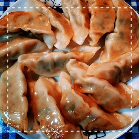 熱湯で簡単!冷凍餃子、生餃子の焼き方コツ