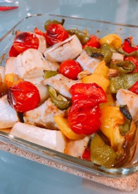 簡単！彩り野菜と鶏胸肉のオーブン焼き