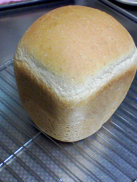 全粒粉でノンオイル食パン（HB）の画像