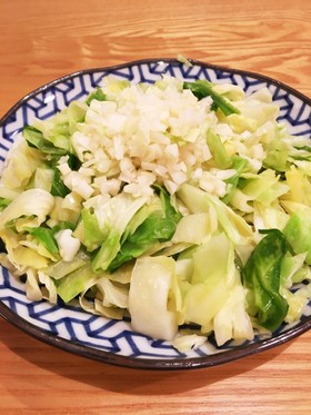 キャベツの大量消費に!簡単サラダ