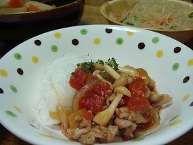 豚トマ丼