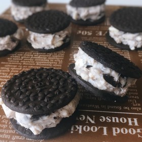 NYチーズケーキ風☆オレオサンド☆アイス