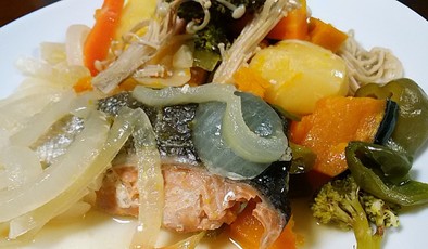 レンジで簡単　鮭とえのき茸の蒸し料理の写真