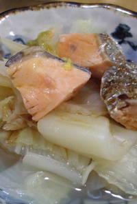 簡単　白菜と塩鮭の水煮
