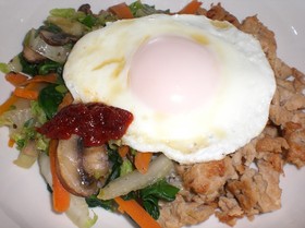 家にある野菜を何でも使って超簡単ビビンバ