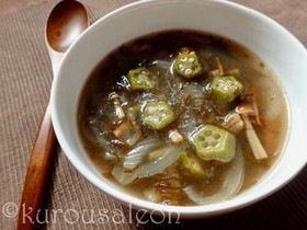 きのこたっぷり オクラともずくのスープ