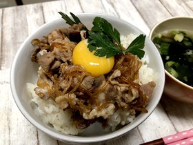 簡単!豚肉すき焼き風どんぶり