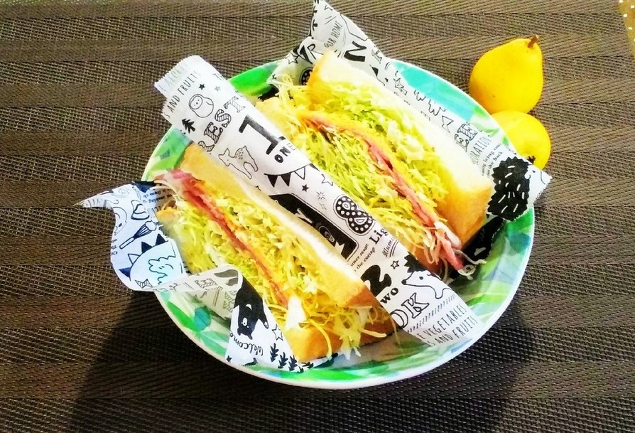 コンビニキャベツのボリュームサンドイッチの画像