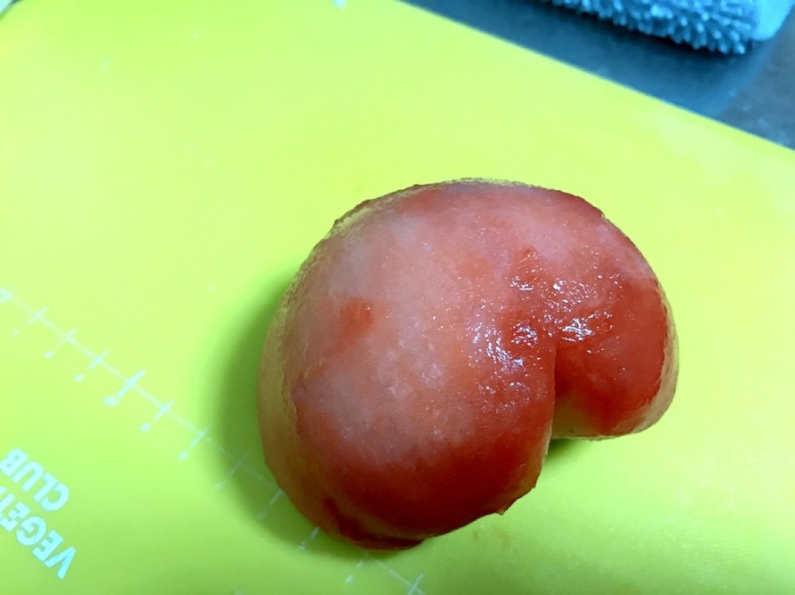 激簡単！お湯いらず！冷凍トマトの皮むきの画像