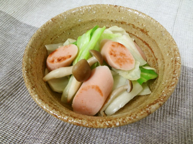 簡単朝ごはん！魚肉ソーセージの野菜炒めの写真