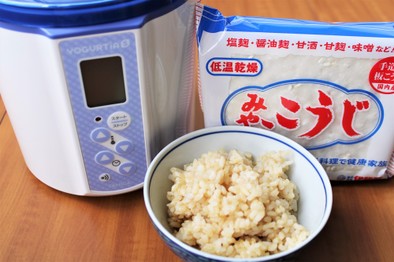 玄米ご飯で自家製の玄米甘酒の写真