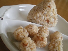 干しエビとおかかの✿めんつゆマヨおにぎり