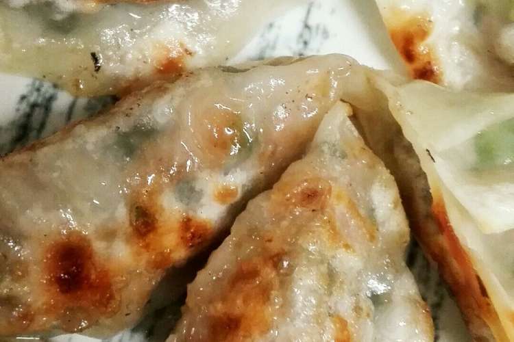 虫食い小松菜 大量消費 小松菜餃子 レシピ 作り方 By いちみん クックパッド 簡単おいしいみんなのレシピが351万品