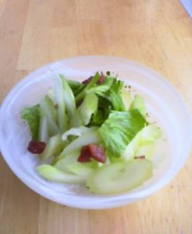 セロリの梅サラダ