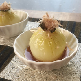 丸ごと玉ねぎのレンチンオイル蒸し
