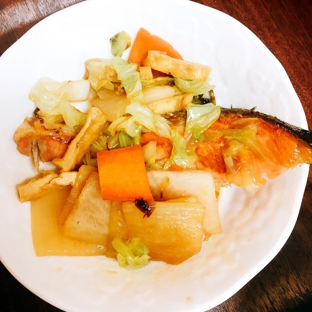 鮭のちゃんちゃん焼き風ココナッツ油味噌煮 レシピ 作り方 By Cherry Xo クックパッド 簡単おいしいみんなのレシピが361万品