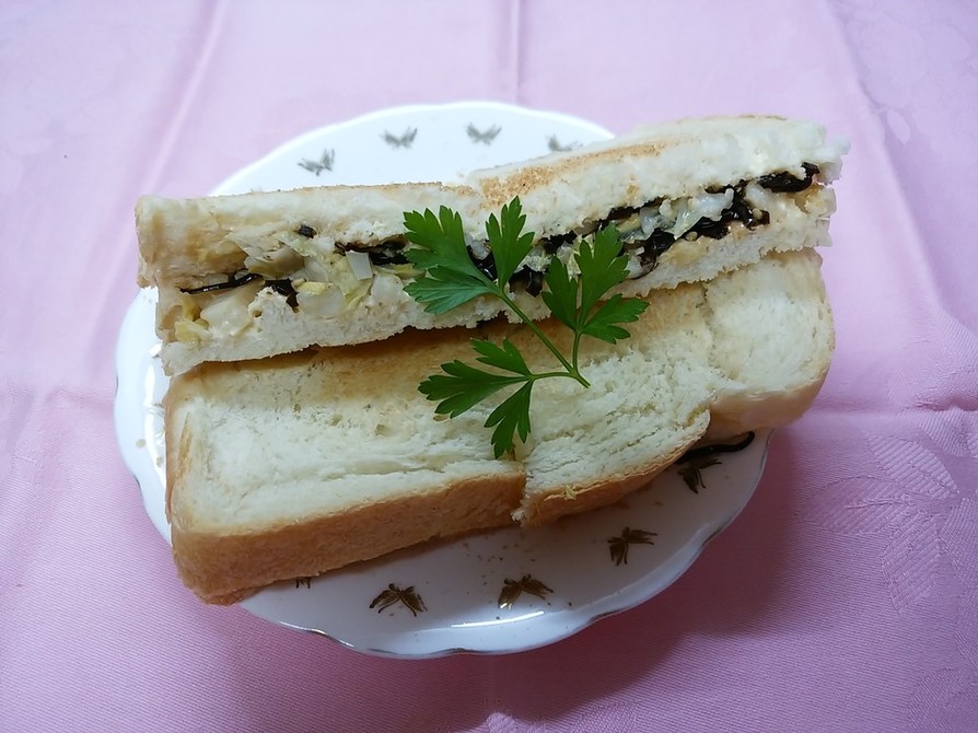 ふじっこ煮と白菜のサンドイッチの画像