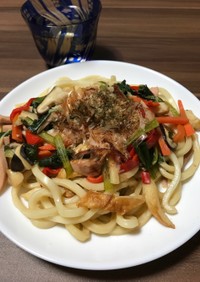 8円うどんで節約焼きうどん！肉不使用