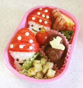 幼稚園 お弁当 秋 きのこ(おにぎり)