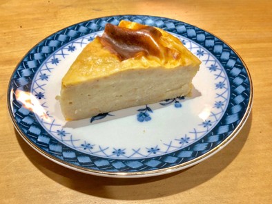 熟れた柿のヘルシーチーズケーキ風の写真