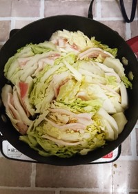 白菜と豚バラ肉のコンソメ煮