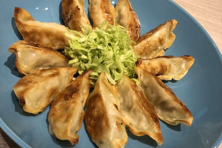 油少なめ 冷凍餃子で揚げ餃子 レシピ 作り方 By ららるー クックパッド 簡単おいしいみんなのレシピが359万品