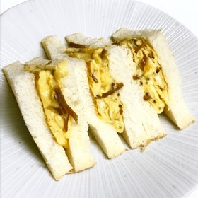 ふじっこ煮でふんわりだし巻きサンド