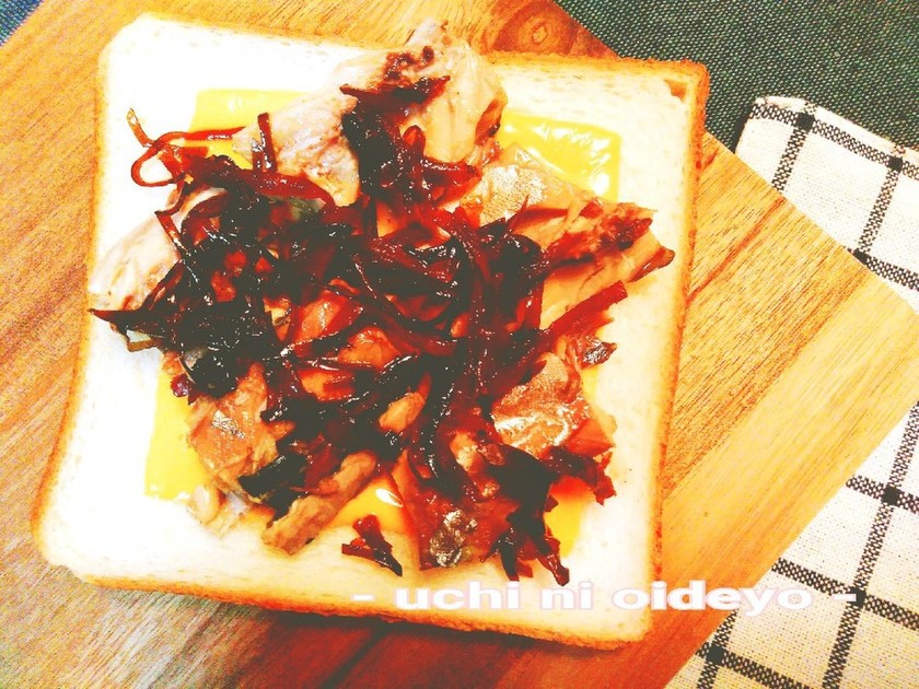 生姜こんぶ×鯖缶×チーズのトースト