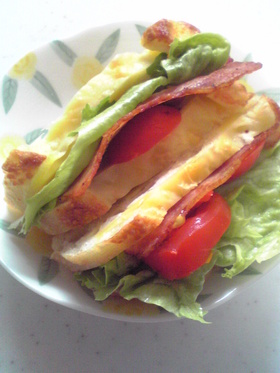 朝ごはんに BLT&Cサンド