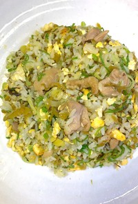 簡単パラパラ鶏肉と高菜の炒飯