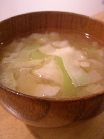 かんぴょうと白菜のお味噌汁の写真