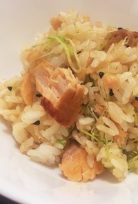 超簡単☆焼き鮭とスプラウトの炒飯