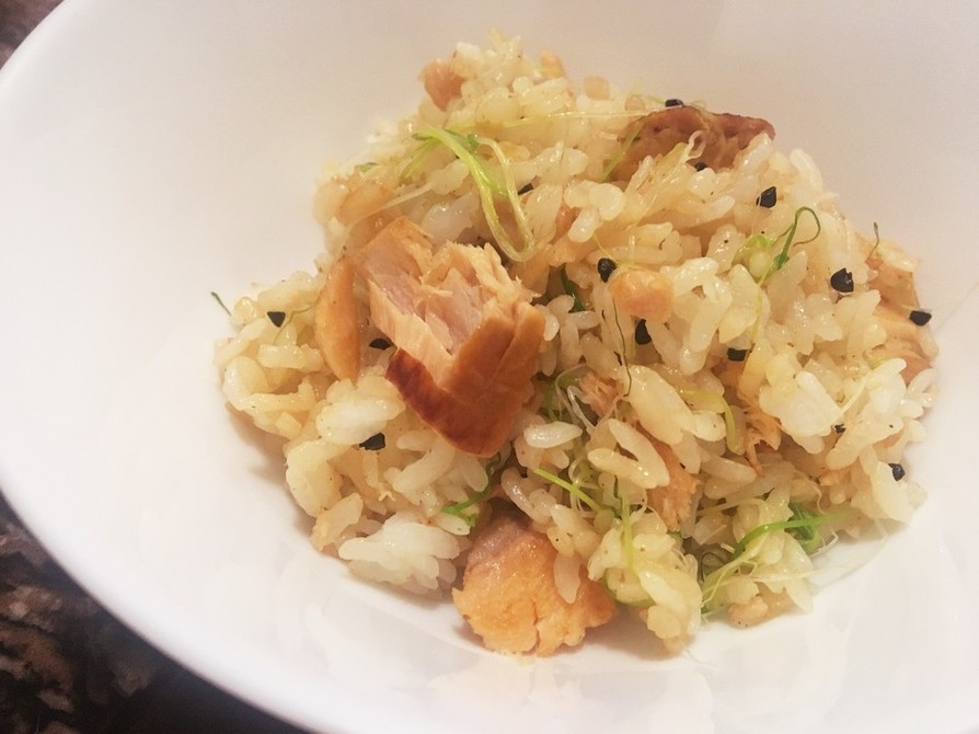 超簡単☆焼き鮭とスプラウトの炒飯の画像