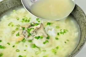 余ったご飯で作る牡蠣だし茶漬け