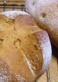 ニンジンとクルミのパン･･イーストのパン