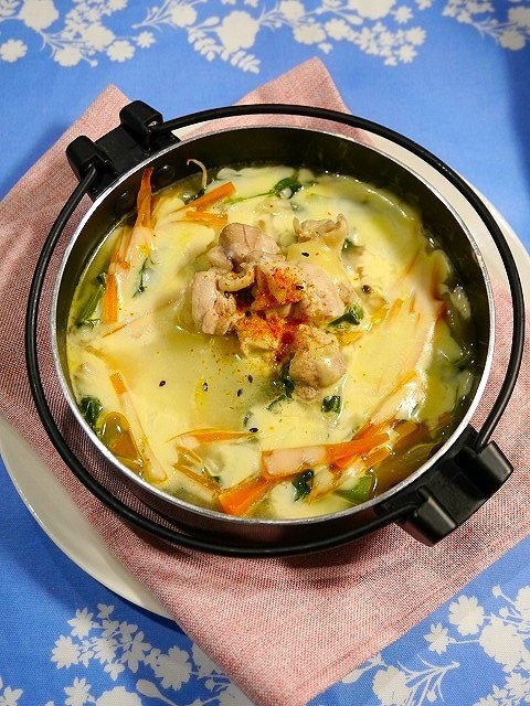 ひとり鍋！鶏もやしのチーズ鍋☆生姜風味の画像