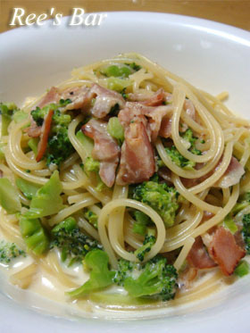 牛乳でベーコンのクリームパスタ
