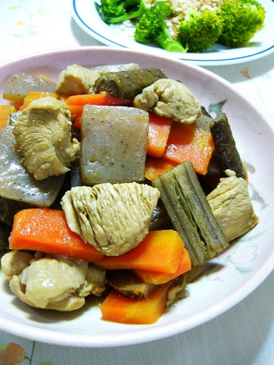 鶏胸肉と根菜の黒酢煮：レオン亭の写真