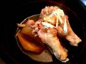 ピリ辛!手羽元と大根の豆板醤煮