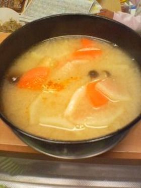 グビグビいけるにんにくバター味噌汁!